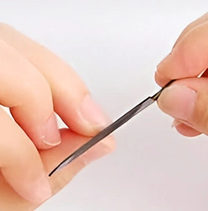 NAIL FILE / EMERY BOARD